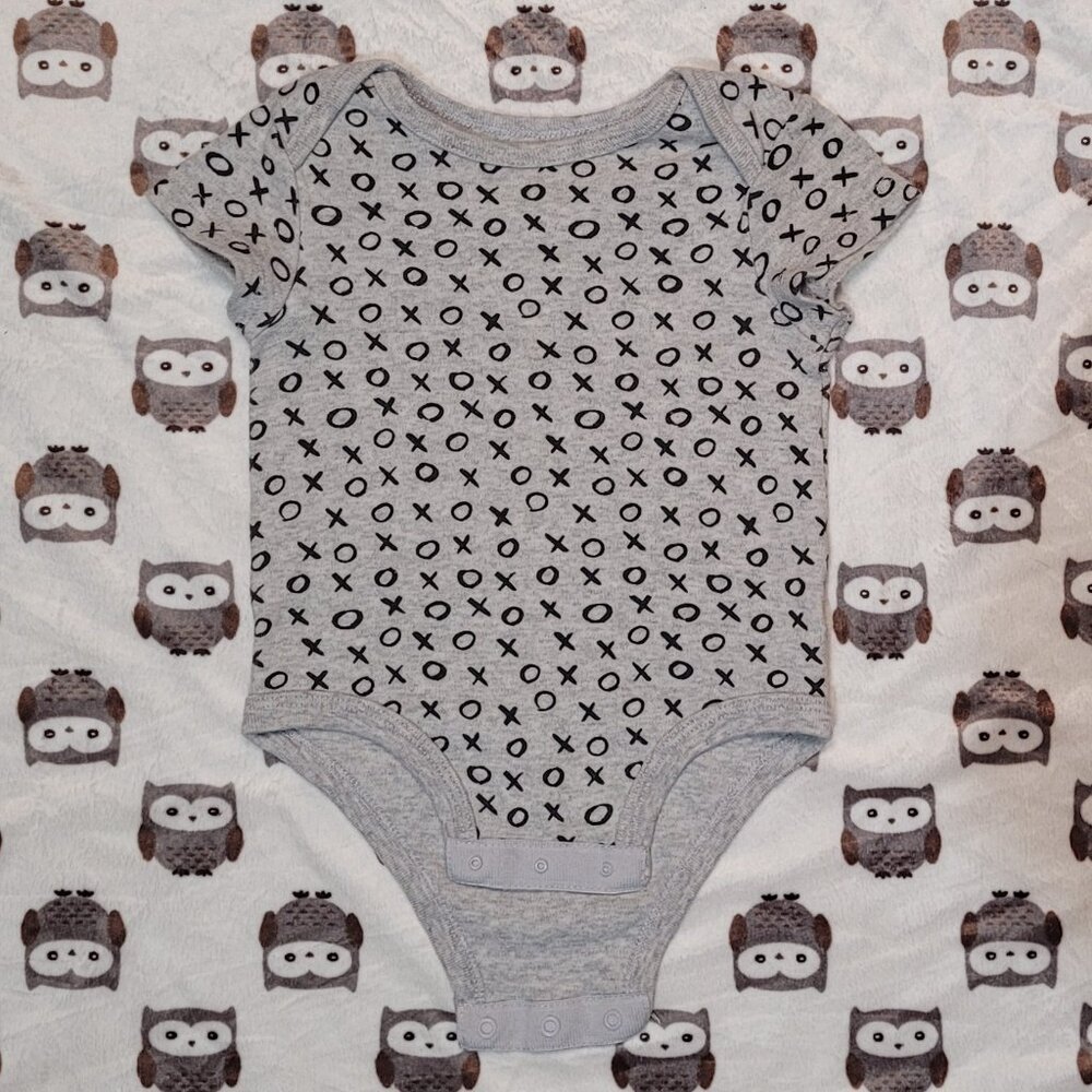 $1 | 12m | Short Sleeved Bodysuit/Onesie